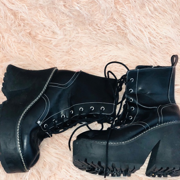 Delias Black Platform Boots - Picture 2 of 3